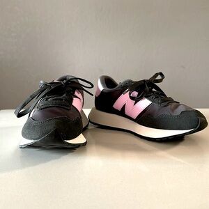 New Balance 237 Dark Grey Pink Size 6.5